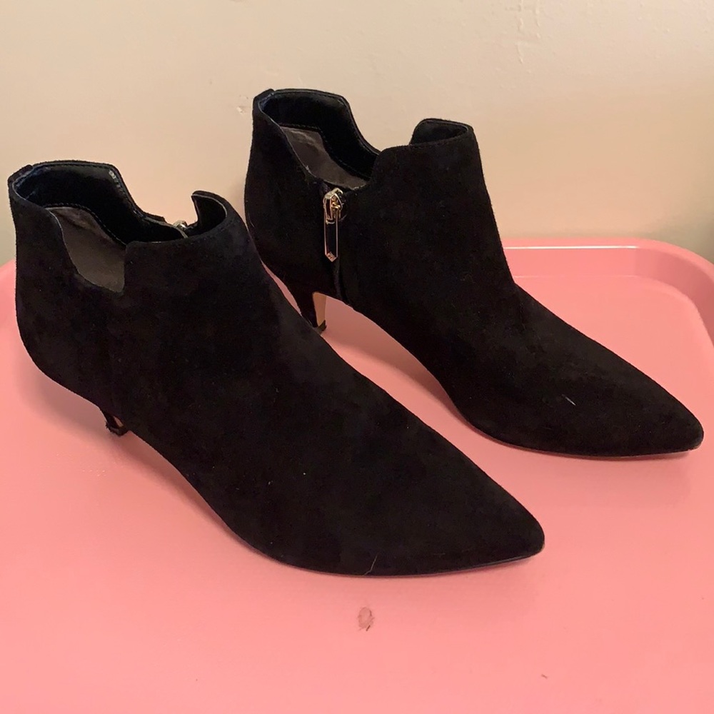 Sam Edelman black suede kitten heel bootie size 6.5